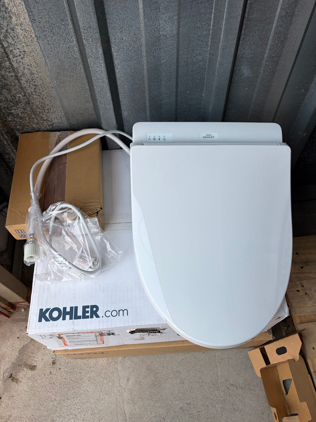 (Open box -like new )TOTO Washlet Elongated Bidet Seat with SoftClose Lid
