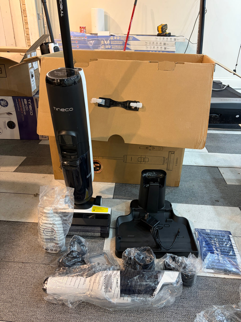 TINECO BNDLE FW5 +MINIVAC