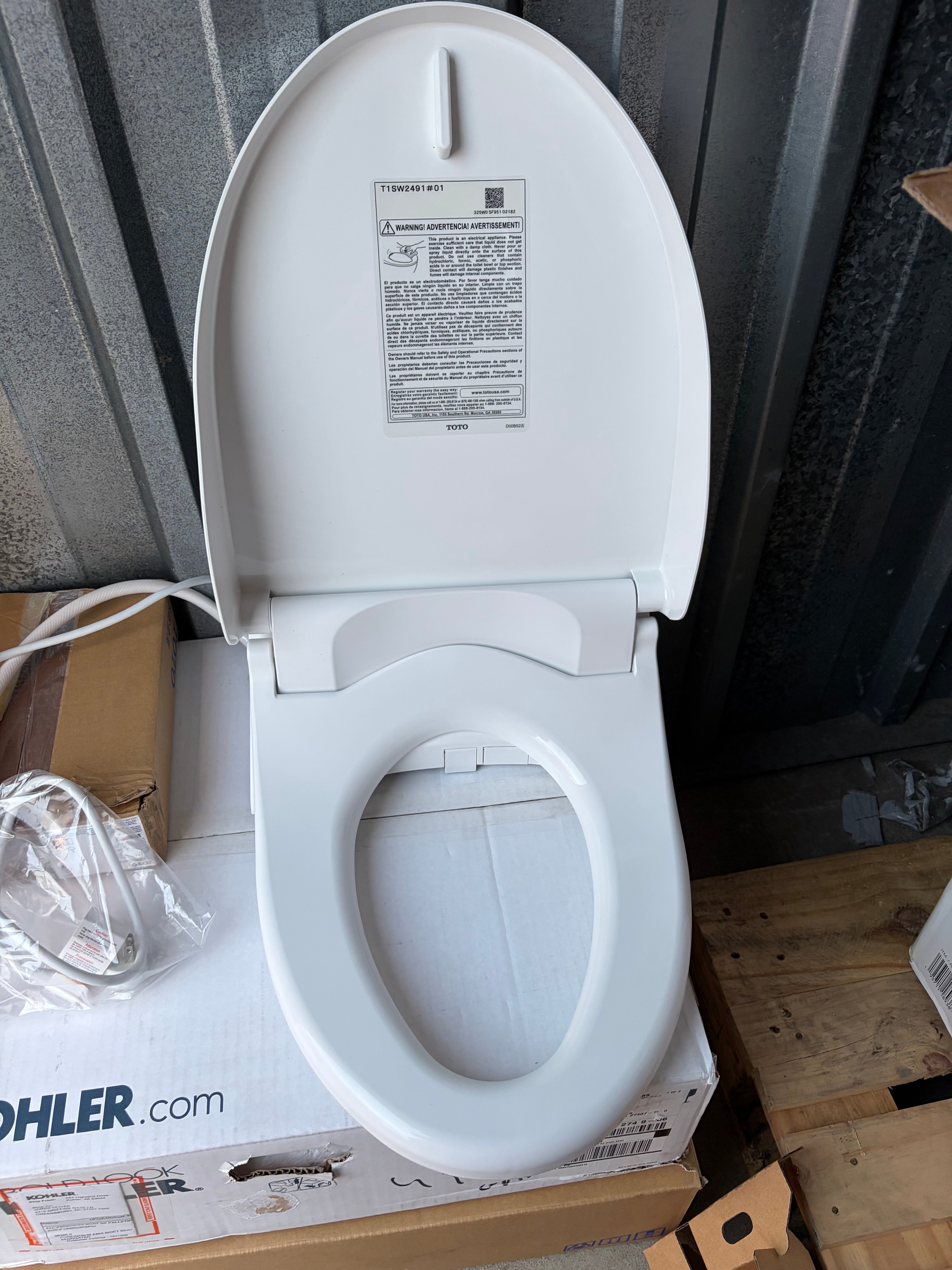 (Open box -like new )TOTO Washlet Elongated Bidet Seat with SoftClose Lid