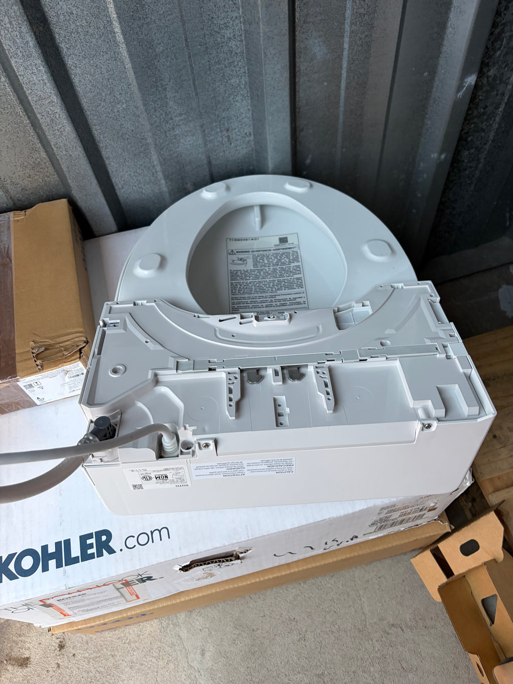 (Open box -like new )TOTO Washlet Elongated Bidet Seat with SoftClose Lid